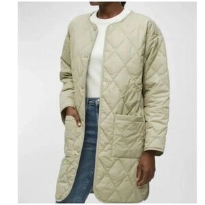 Quilted Knee‎ Length Jacket Plus
Size 1X Light Olive Snaps NWT Lightweight